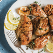 Печено пиле с чесън и билки