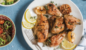 Печено пиле с чесън и билки