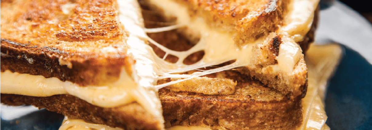 Тост с чедър