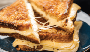 Тост с чедър