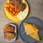 Пататник, кюфтета и бисквити